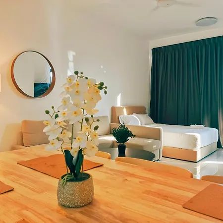 New Georgetown Instagramable 2Br Homestay For 10Pax 无敌美景两房民宿 Beacon Executive Suite Exterior photo