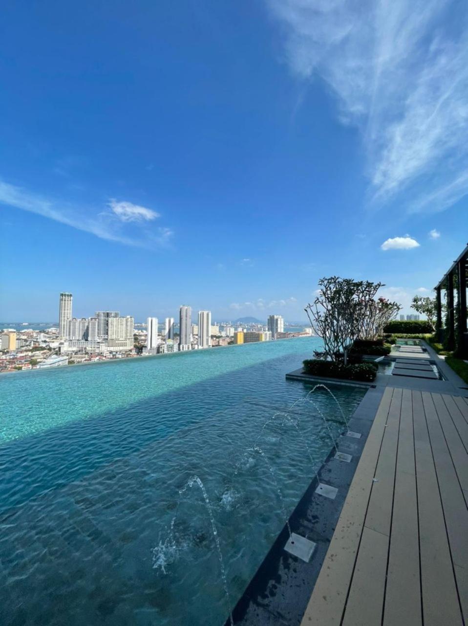 Apartment New Instagramable 2br For 10pax 无敌美景两房民宿 Beacon Executive George Town