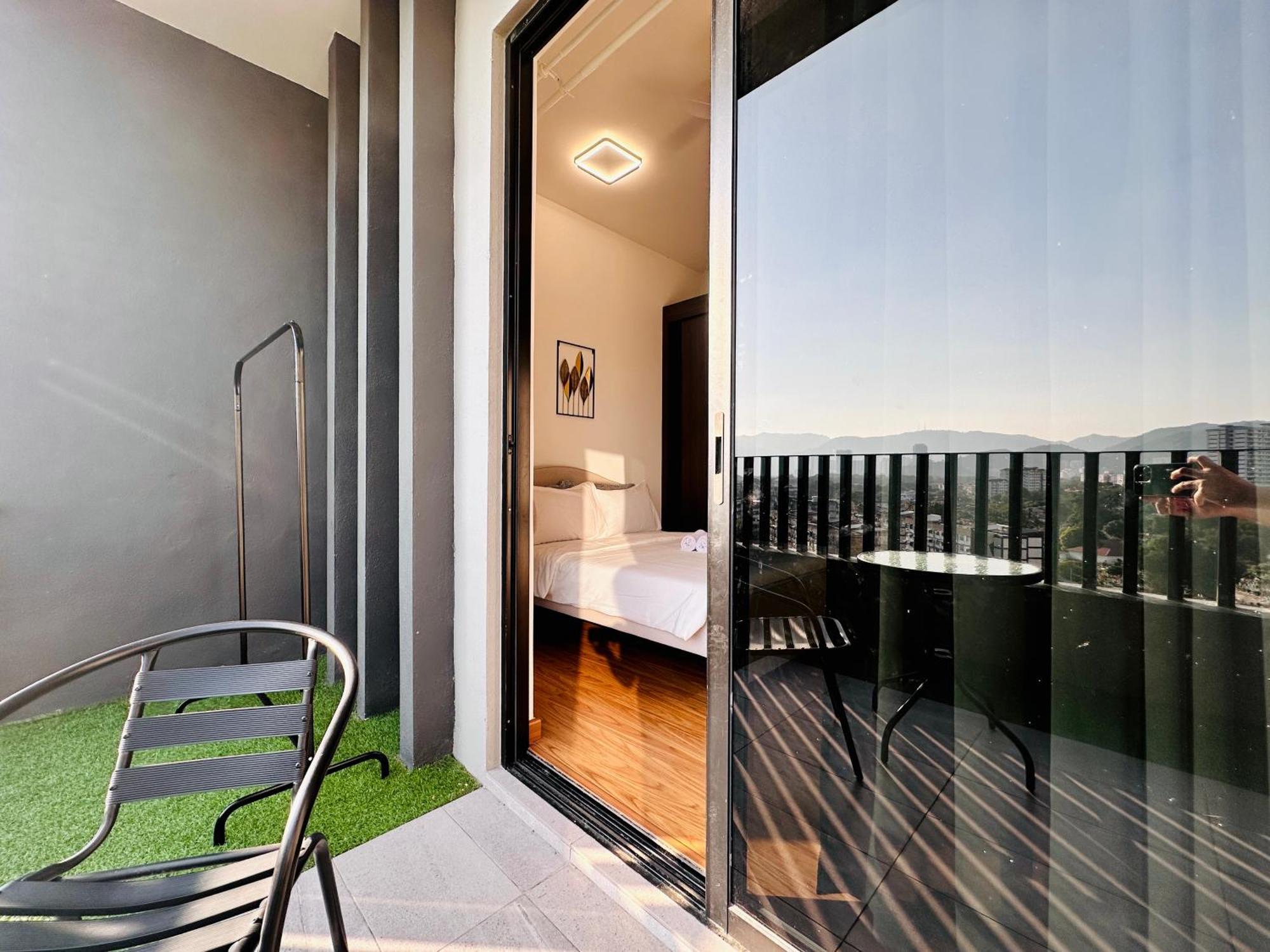 New Instagramable 2br For 10pax 无敌美景两房民宿 Beacon Executive George Town